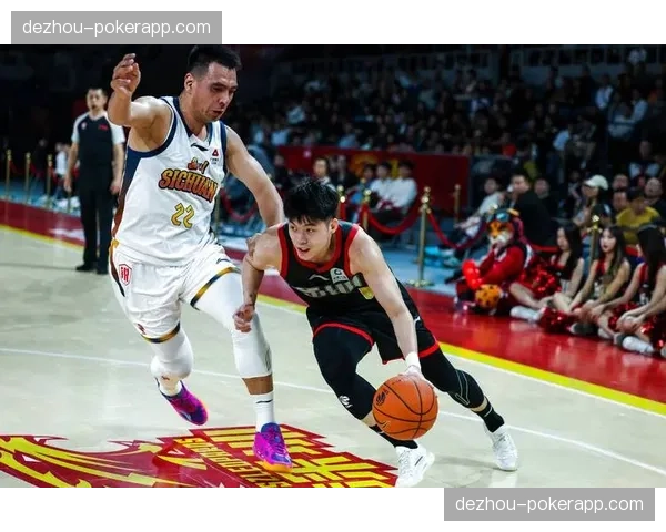 深圳马可波罗中距离占比47.1%，进攻选择偏向传统得分区域